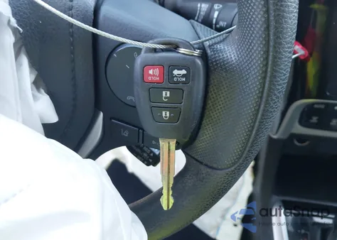 2018 Toyota Corolla Le из США, поврежденный, VIN 5YFBURHE0JP854592